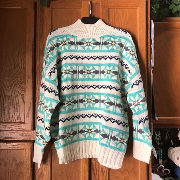NWT American Eagle Mock Neck Printed Sweater Green Size S Cozy Warm - Picture 4 of 10